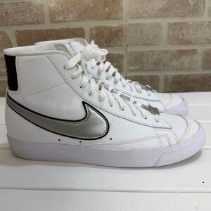 Nike Blazer Mid ’77 White Metallic Silver Sneakers Sz 10 Women’s DH0070 100